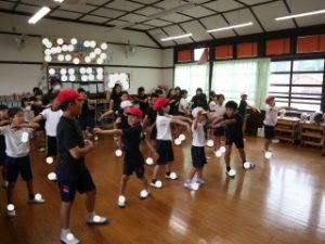ダンスを踊っている