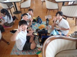 緑の展望園でお弁当タイム