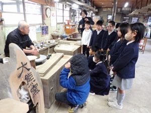 プロのろくろの技を見学