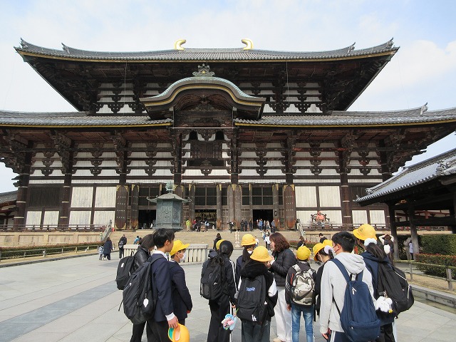 東大寺大仏殿前